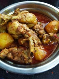 আলু দিয়ে চিকেন কারি রেসিপির প্রধান ছবি