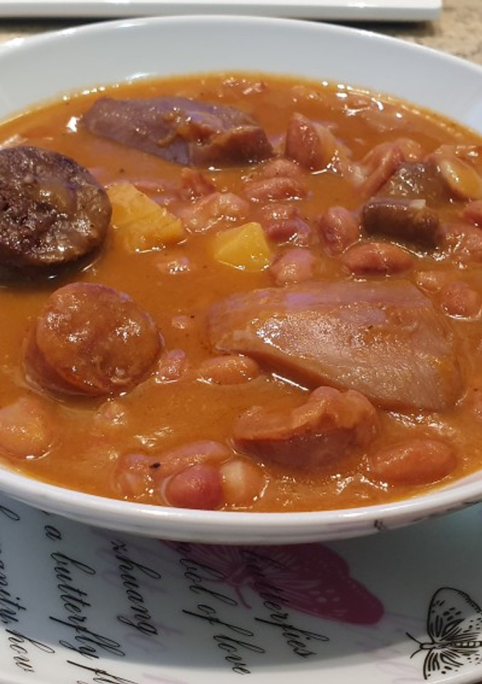 Una foto de Judías pintas con morro, chorizo y morcilla