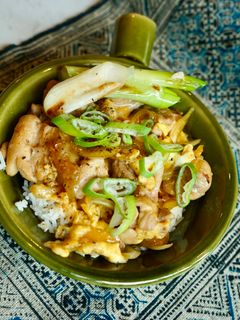รูปของ Oyakodon โอยาโกะด้ง ข้าวหน้าไก่และไข่