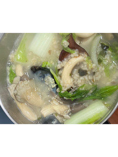快煮鍋_賣相不佳但好吃的皮蛋燕麥粥😂 的食譜成品照片
