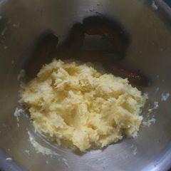 A picture of Shredded Cabbage in Mashed Potatoes.