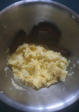 A picture of Shredded Cabbage in Mashed Potatoes.