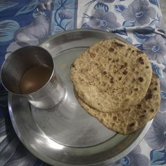 A picture of Missi roti.