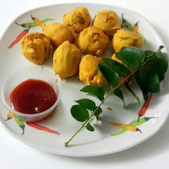 A picture of Potato Bonda.