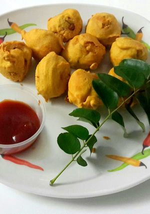 A picture of Potato Bonda.