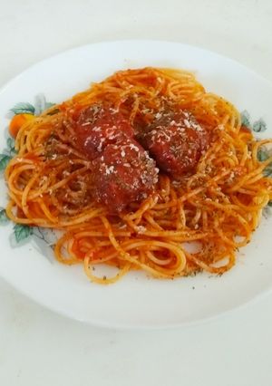 A picture of Spaghetti and Meatballs.