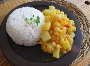 Una foto de Guiso de Garbanzos con arroz