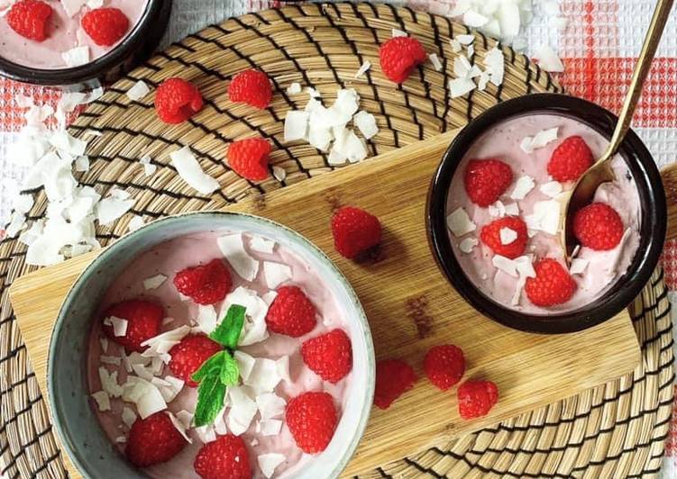 Panna Cotta lait de coco, fraise et framboise