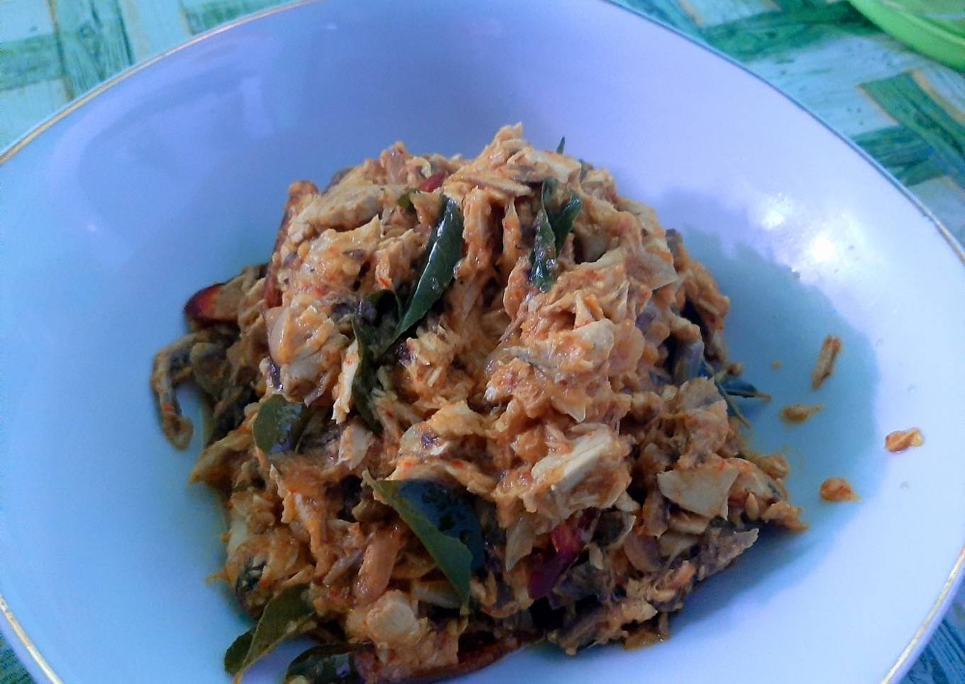 Tuna suir daun kari