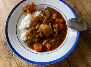 A picture of 🍛 Japanese curry on rice.