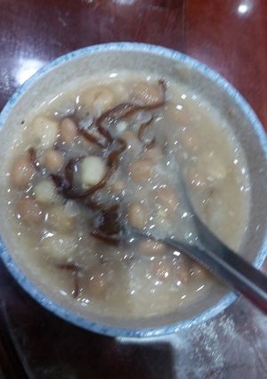 Hình của món Chè bắp hạt sen.