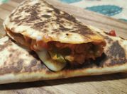 Una foto de quesadilla de pollo