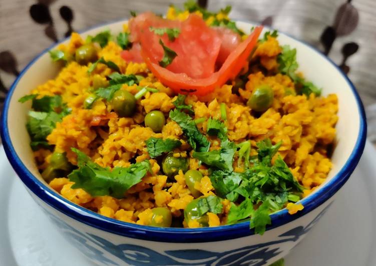 Steps to Make Speedy Onion tomato soya veg