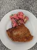 Pescado apanado con ensalada de quinua