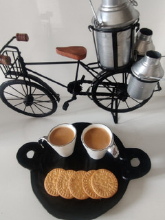 अदरक वाली कड़क चाय(Adrak wali kadak chai recipe in hindi) रेसिपी मुख्य फोटो