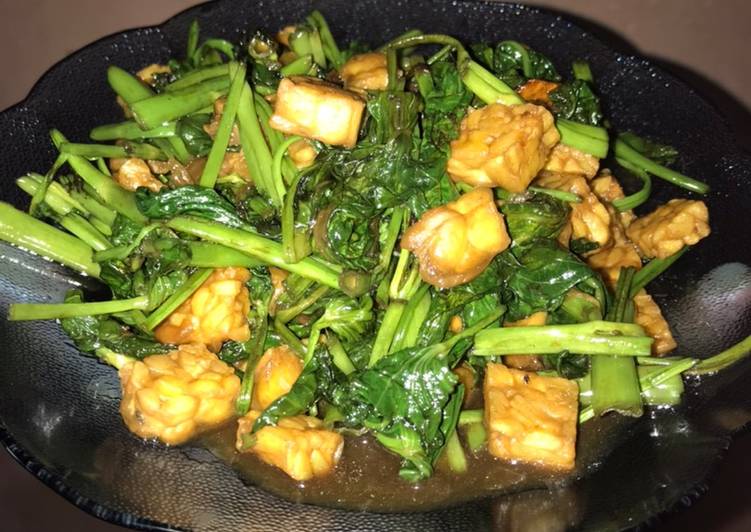 Tumis Kecap Kangkung dengan Tempe