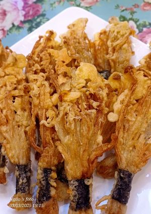 Hình của món Nấm kim châm chiên giòn.