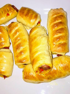 A picture of Sausage rolls.