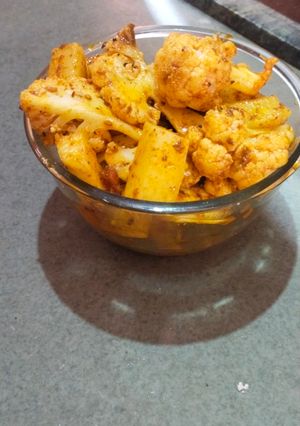 मूली गोभी का अचार (Mooli gobhi ka achar recipe in Hindi) रेसिपी मुख्य फोटो