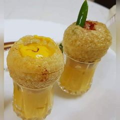 A picture of Aamras puchka.