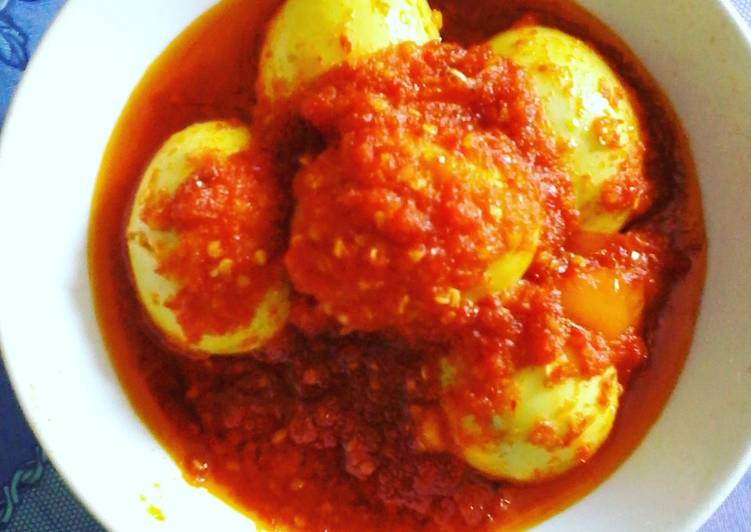Resep Telur balado tomat oleh Irwana930 - Cookpad