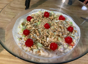 Una foto de Ensalada de Manzana Navideña