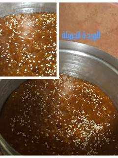 صورة لوصفة حلوى عمانية بالزعفران والسمسم