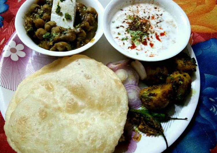Easiest Way to Make Any-night-of-the-week Pindi chole bhature