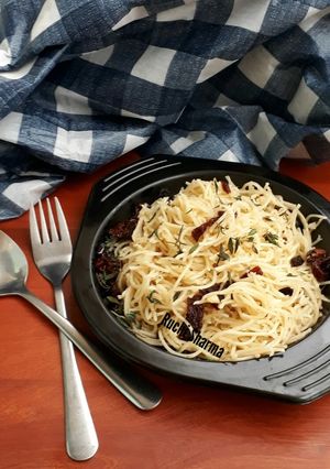A picture of Spaghetti Agloi E Olio.