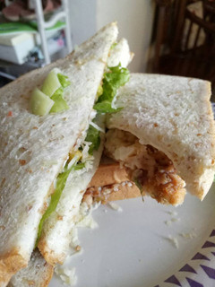 Foto resep Egg & Tuna Avo Sandwich