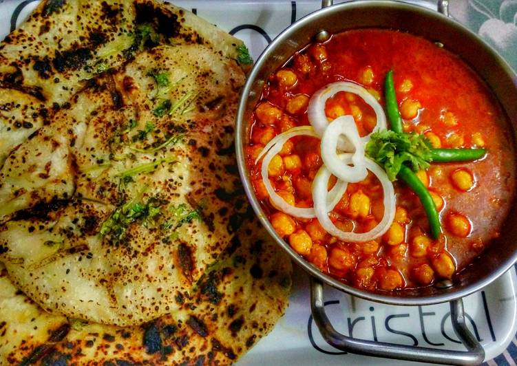 Recipe of Favorite Amritsari Chole Kulche