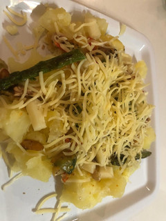 Una foto de Patatas y verdura asada