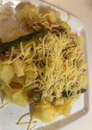 Foto principal de Patatas y verdura asada