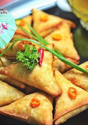 A picture of Kheema Samosa.