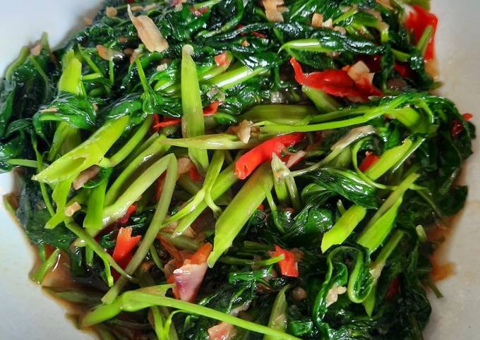 Cara Gampang Menyiapkan Tumis kangkung pedas Anti Gagal