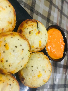 રવા અપ્પમ (Rava Appam Recipe In Gujarati) રેસીપી મુખ્ય ફોટો