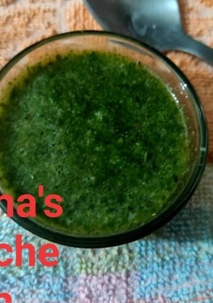 A picture of Mint coriander green chutney.