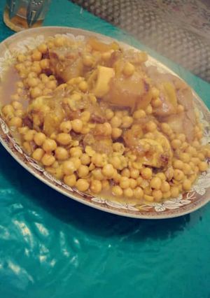 صورة لوصفة الهركمة بالحمص(كرعين البقر)