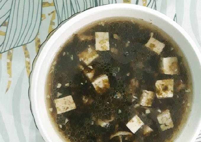 Miyeokguk (Sup Rumput Laut)