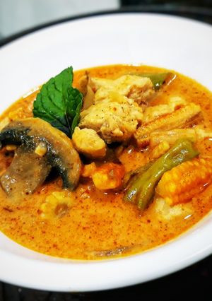 A picture of Chicken Red Thai Curry.