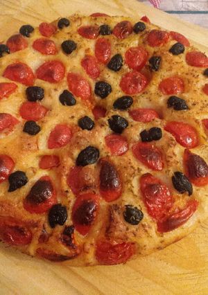Foto di Focaccia barese con impasto ad alta idratazione e patata cruda