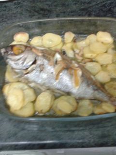 Una foto de Besugo al horno