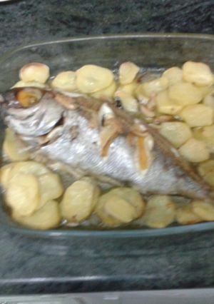 Una foto de Besugo al horno 