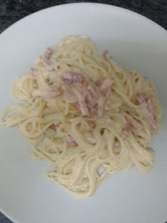 Una foto de Espaguetis a la carbonara 