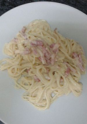 Una foto de Espaguetis a la carbonara 