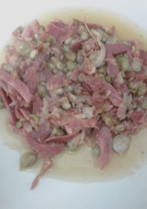 Una foto de Habas con jamón 