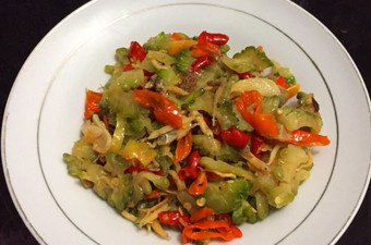 Langkah Mudah untuk Membuat Tumis Pare teri Medan pedas, Lezat Sekali