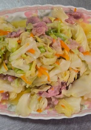 香腸炒高麗菜 的食譜成品照片