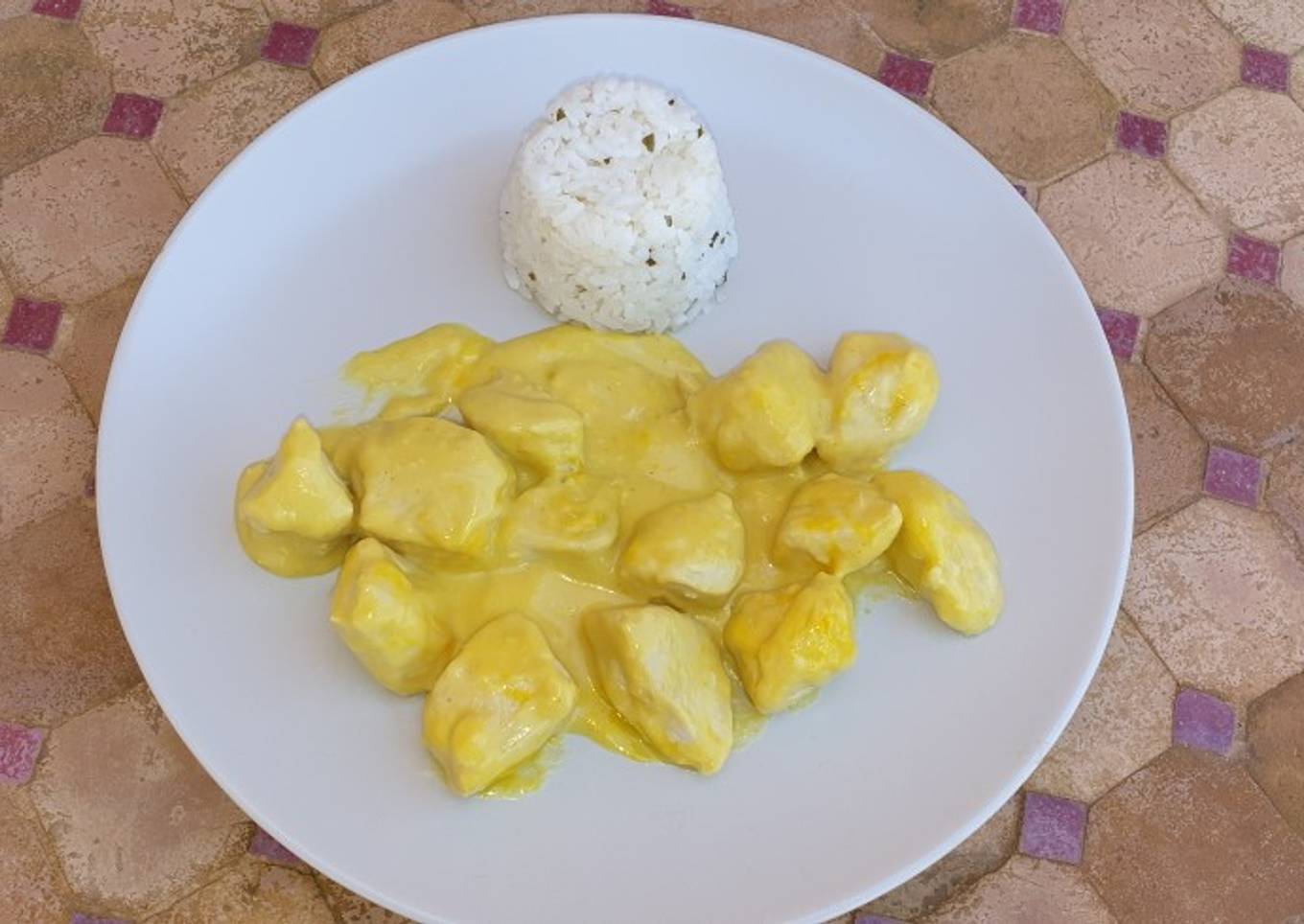 Pollo a la mostaza con guarnición de arroz blanco en Thermomix