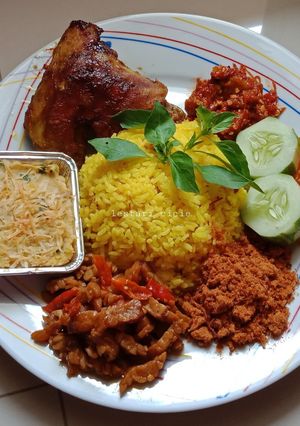 Foto resep Nasi Kuning Ricecooker